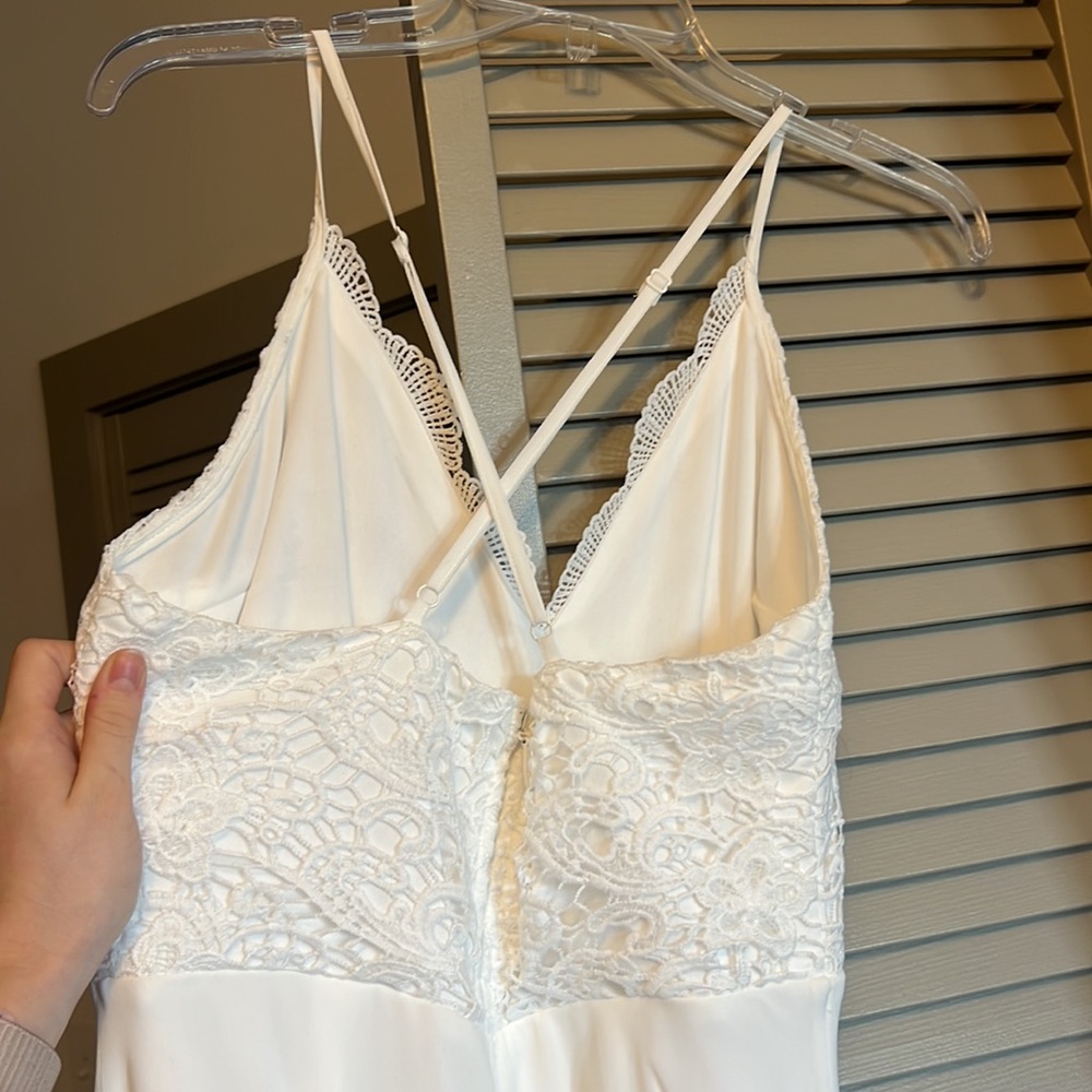 Lulu’s White crochet lace Maxi Dress size M - Picture 2 of 8